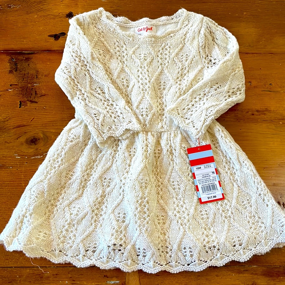 18 mo off white crochet style dress. Brand new.